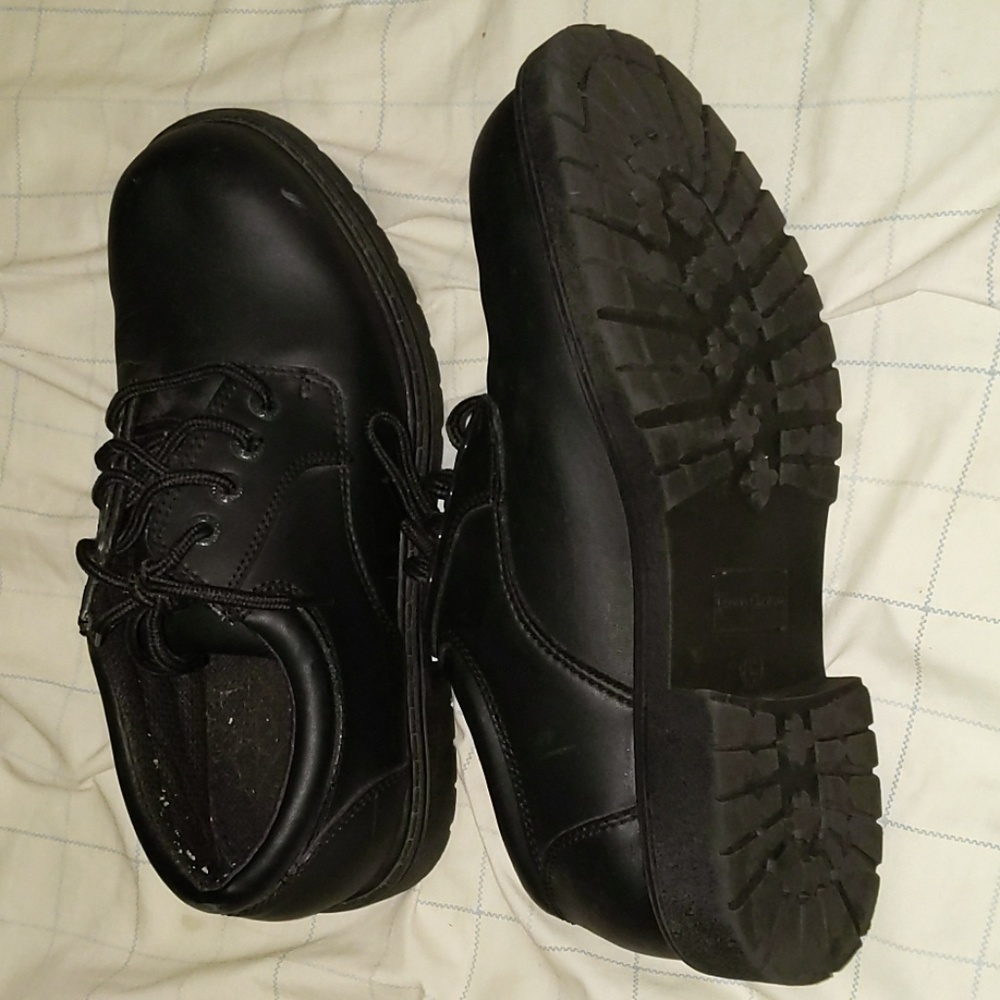 Black dress shoes